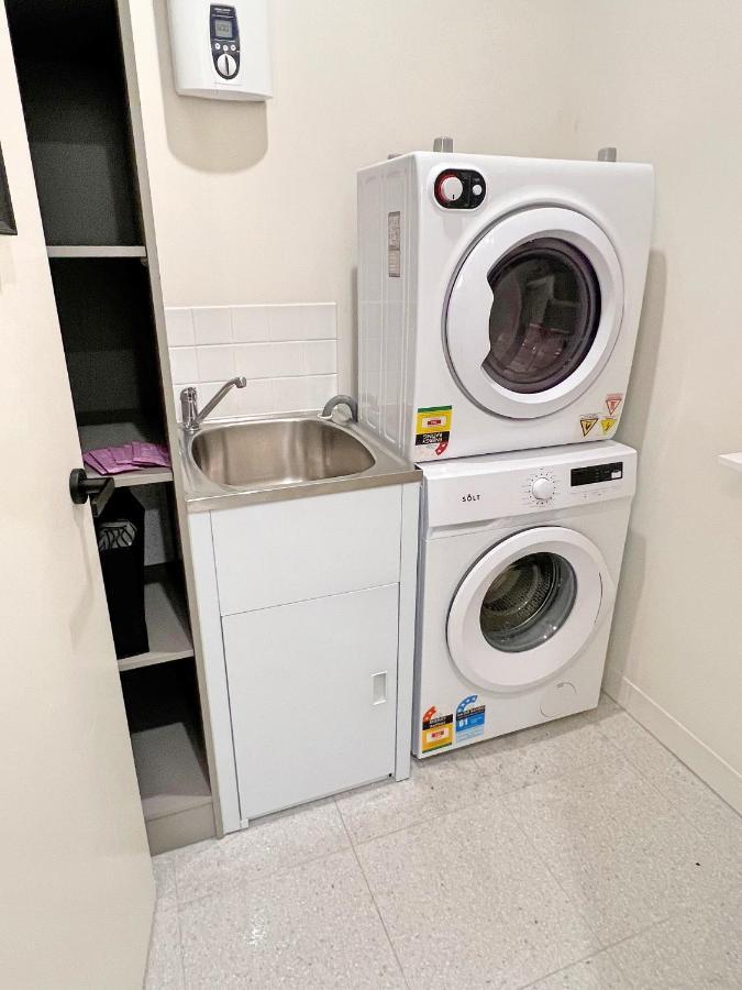 Industrial Yet Modern, 1Bd 1Bth Apt - Woden Phillip Esterno foto