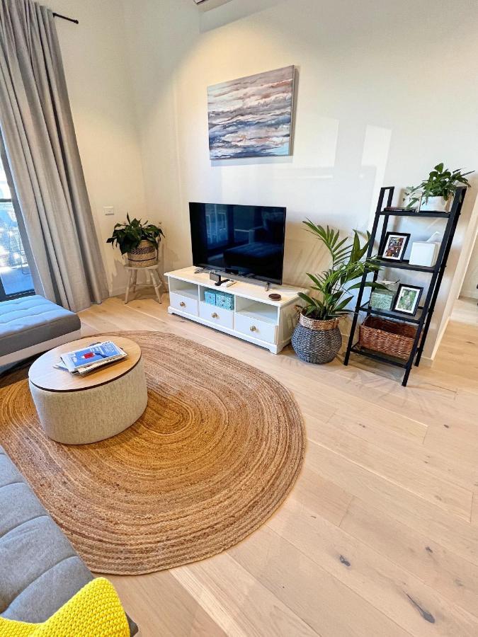 Industrial Yet Modern, 1Bd 1Bth Apt - Woden Phillip Esterno foto